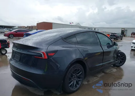 2025 Tesla Model 3 Long Range Rear-Wheel Drive z USA, uszkodzony, nr VIN 5YJ3E1EA2SF913370